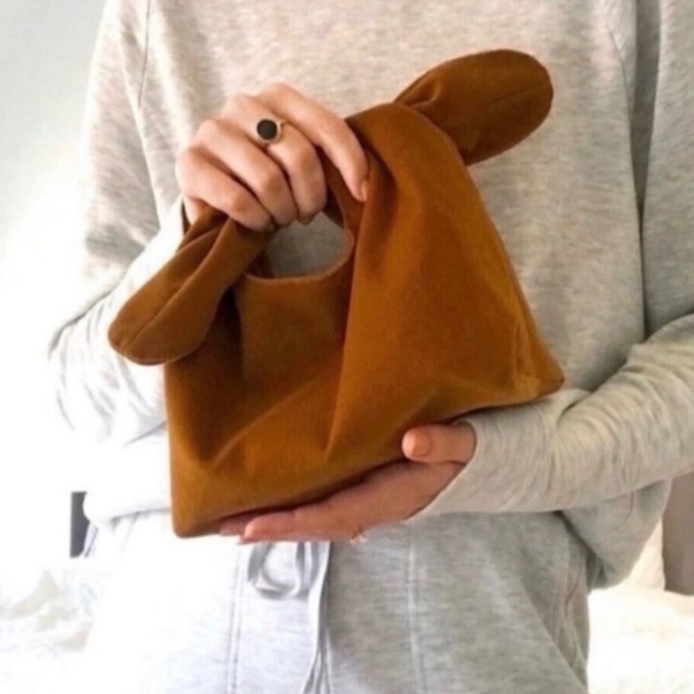 MERIT Beauty Make Up Bag Small Corduroy Travel Minimalistic Simply Chic Brown